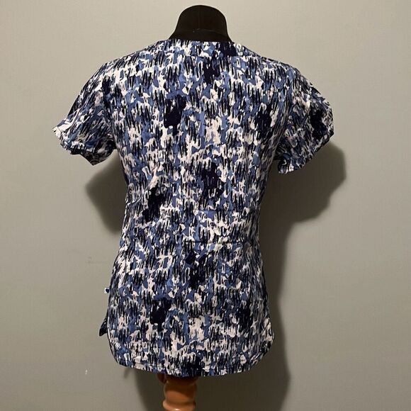 Nurse Mates Women's Blue Abstract Printed Short Sleeve Scrub Top - Picture 6 of 10